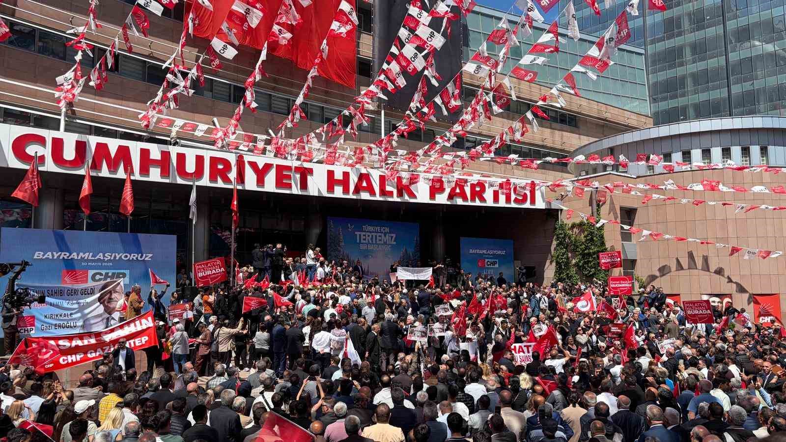 CHP Genel Başkanı Kılıçdaroğlu: "Baba ocağında market poşetlerinin içinde haram paralar olur mu?"