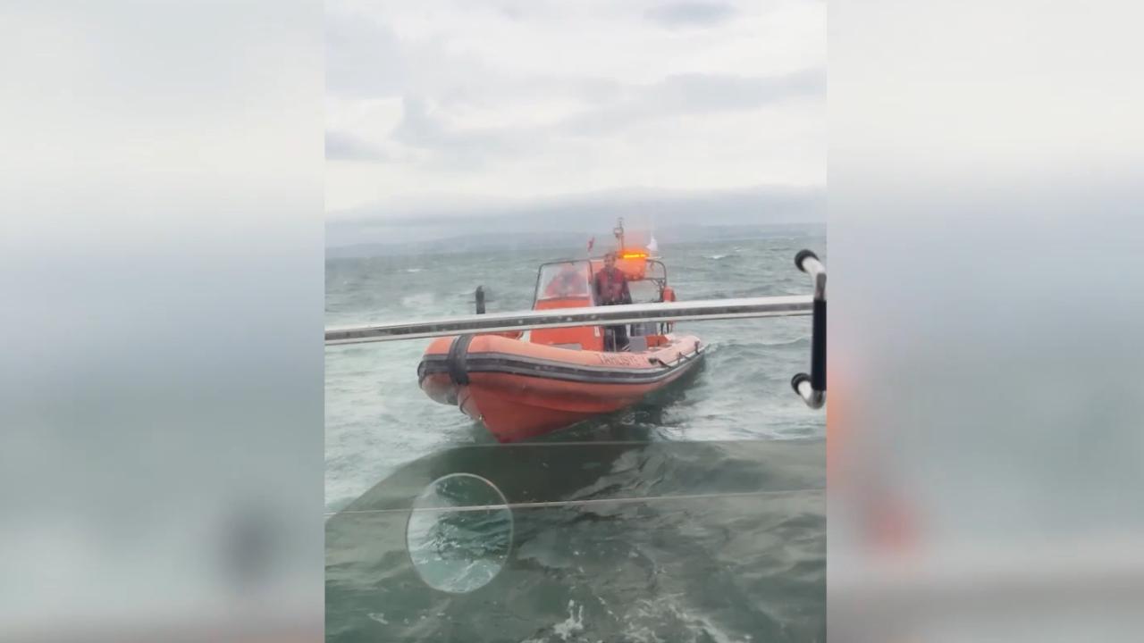 Marmara'da arıza yapan teknedeki 9 kişi kurtarıldı