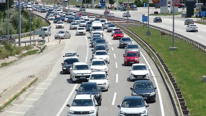'Kilit kavşak' Kırıkkale'de bayram dönüşü trafiği