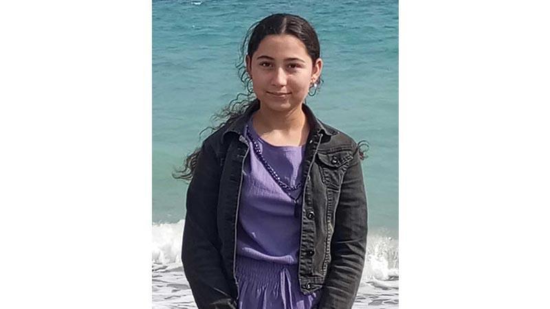 Stajyer olduğu kuaförden eve dönmeyen Yasemin aranıyorAntalya'nın Serik ilçesinde 3 gün önce stajyer olduğu kuaförden eve dönmeyen Yasemin Bolat (16) için arama çalışması başlatıldı.