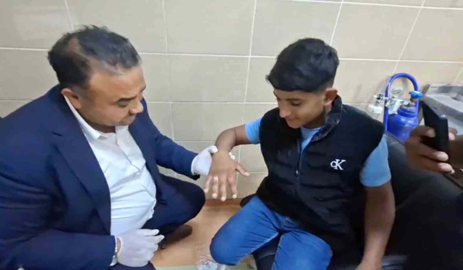 Parmağına yüzük sıkışan vatandaşın yardımına itfaiye amiri koştu
