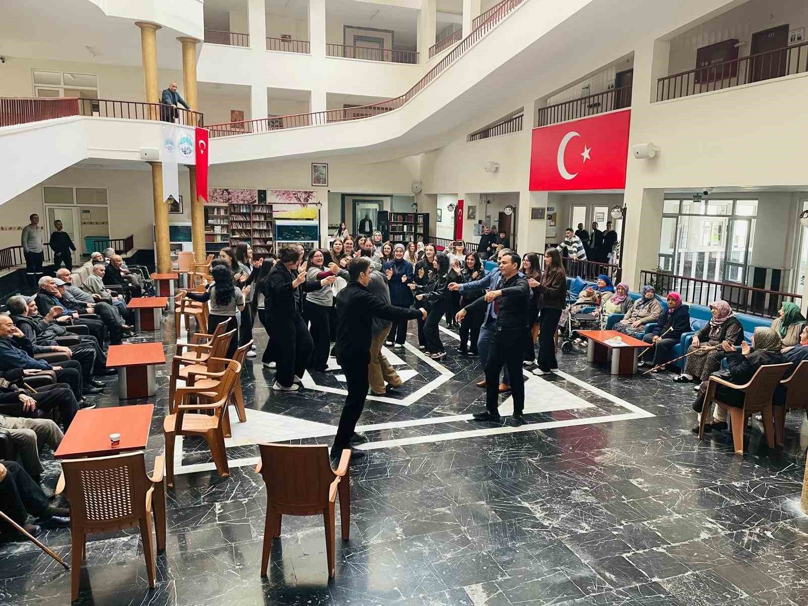 Ulu Çınarlar’a anlamlı bayram ziyareti