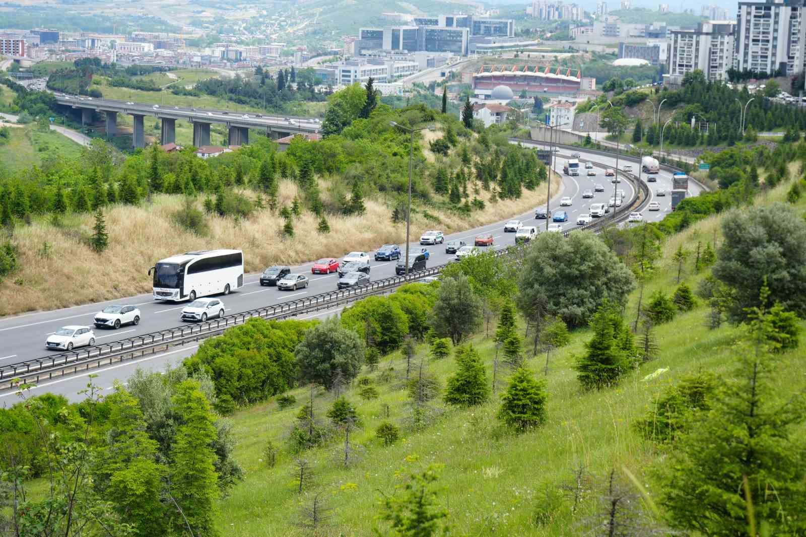 Kocaeli geçişinde Anadolu’dan Avrupa’ya bayram dönüş trafiği akıcı ilerliyor