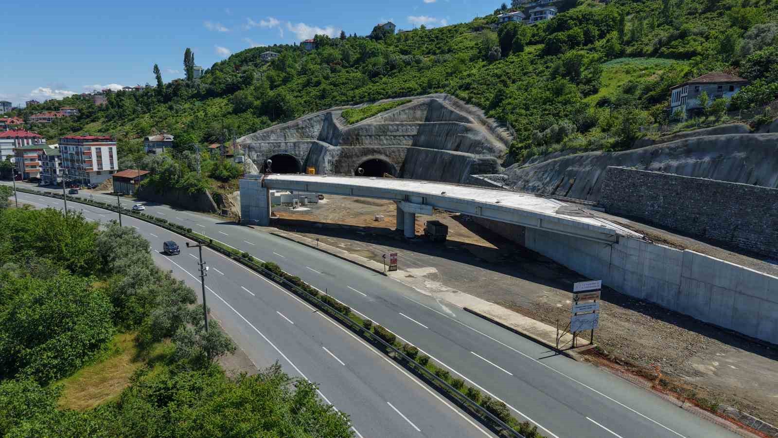 Trabzon’un 30 yıllık hayali olan Güney Çevre Yolu Projesi’nde çalışmalar sürüyor