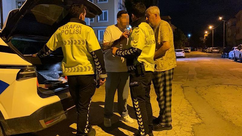 Kazadan sonra kaçan alkollü sürücü, aracında uyurken yakalandı