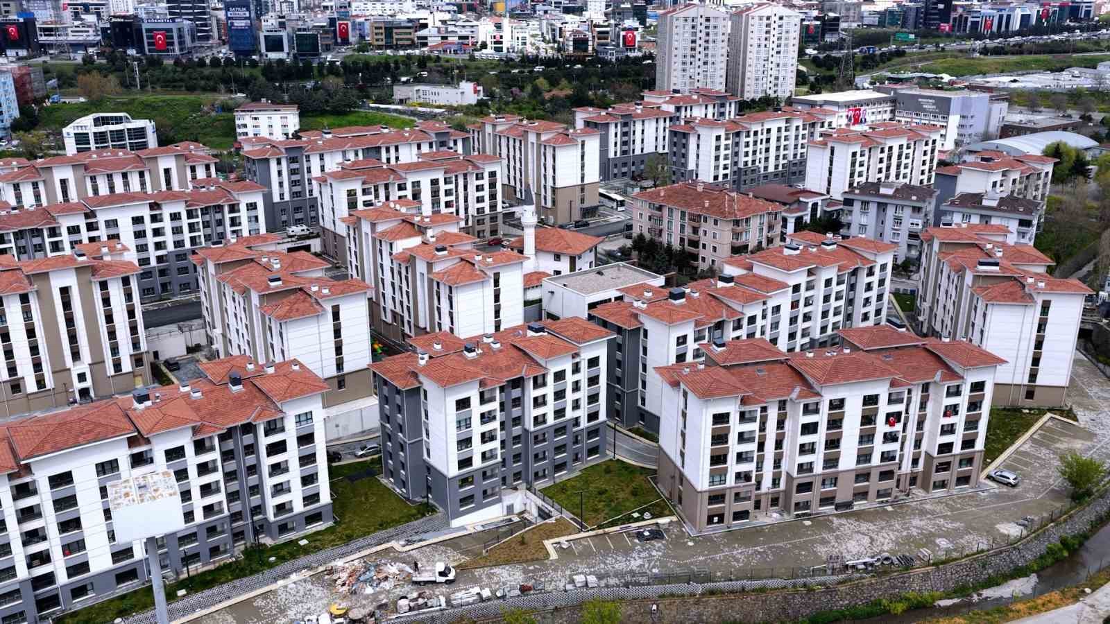 Bakan Kurum: "Vatandaşlarımız devletine güvendi, sağlam yuvalara kavuştu"