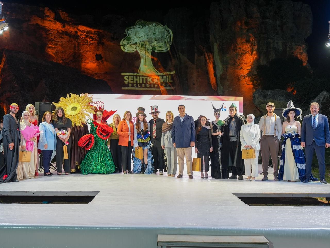 Dülük Antik Kenti, ’Moda Tasarım Haftası’ defilesine ev sahipliği yaptı
