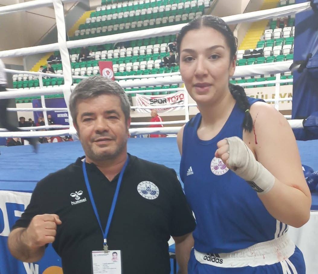 Elazığ Belediyespor boksörü Nildanur milli takım kampına davet edildi