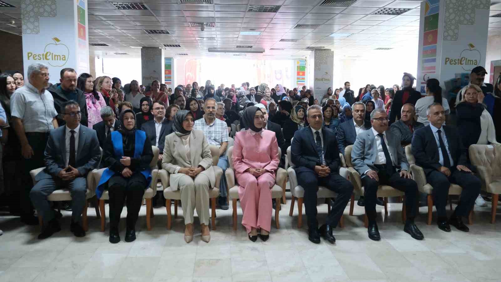 Karaman’da "Hayat Boyu Öğrenme Haftası" sergisi açıldı