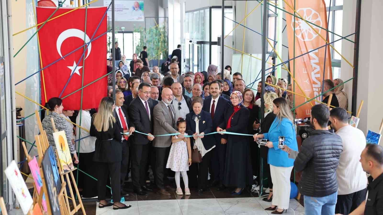 Başkan Çolakbayrakdar: "Akademiler, artık sadece eğitim değil, sosyal hayatın merkezi oldu"