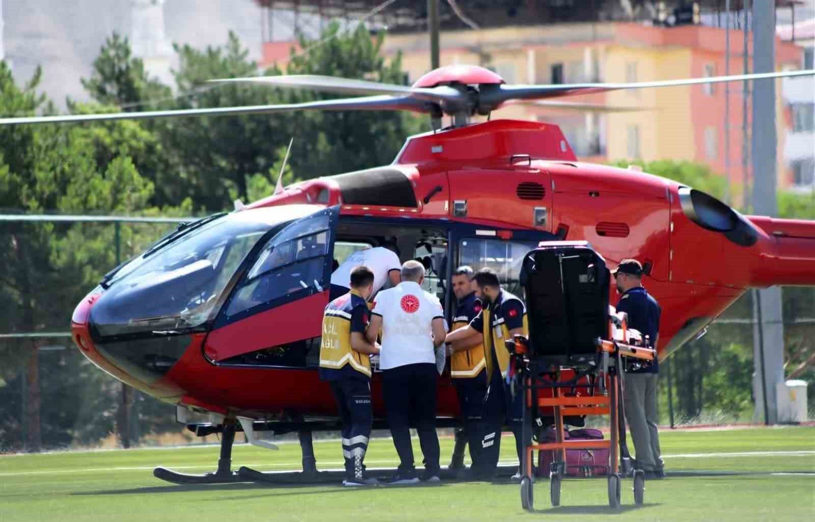 Malatya’da ambulans helikopter 75 yaşındaki hasta için havalandı