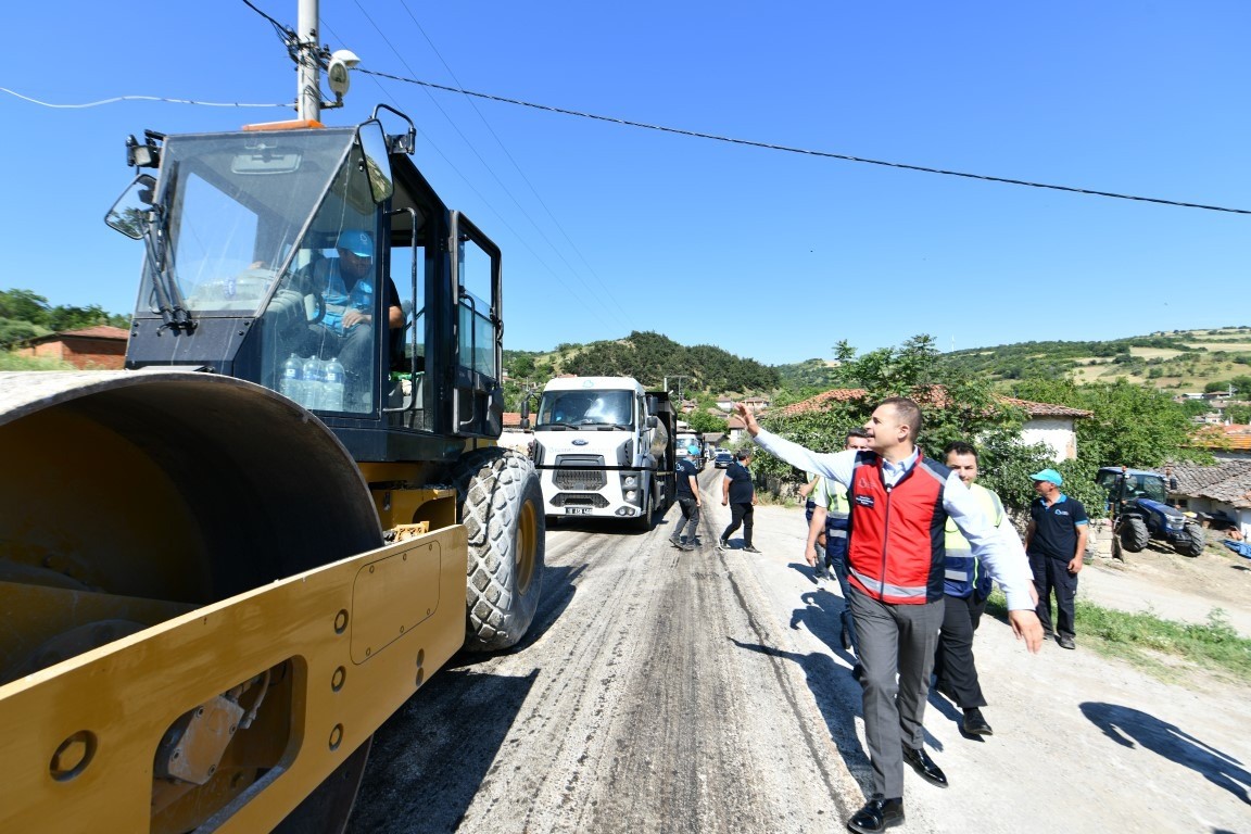 Başkan Akın: "Balıkesir’imizin yollarını ilmek ilmek dokuyoruz"