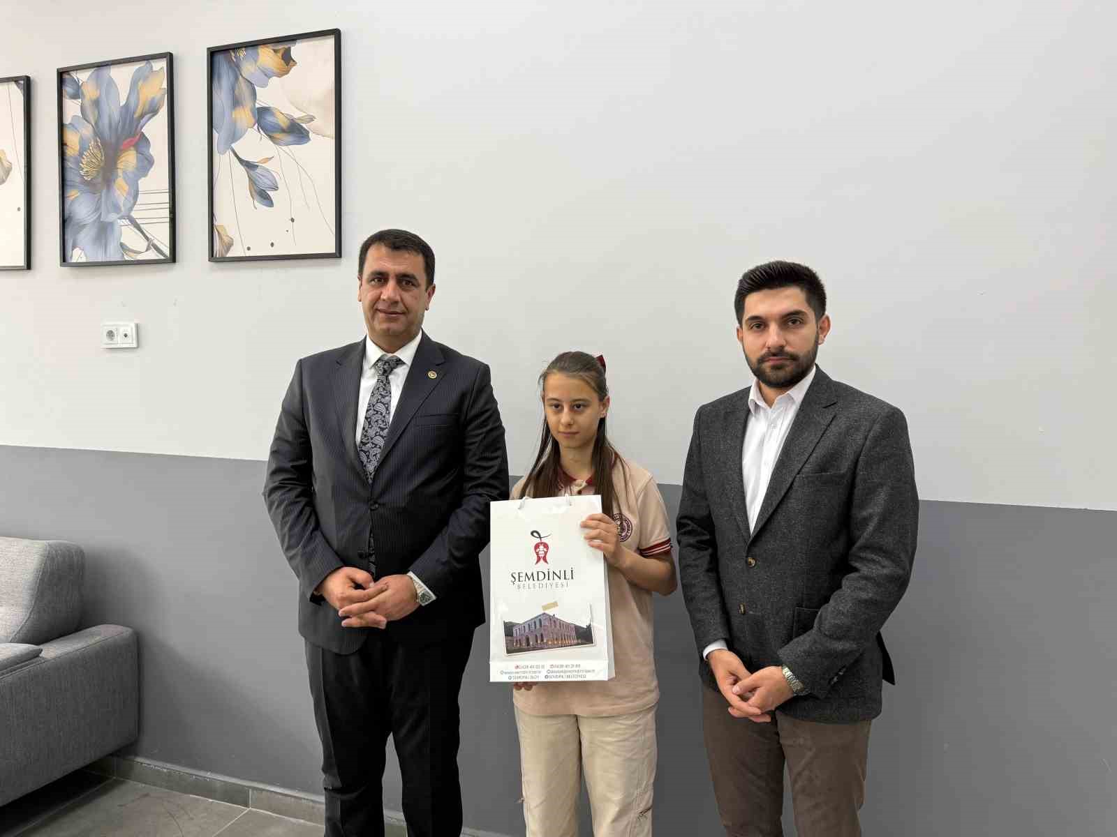 Şemdinlili öğrenci bursluluk sınavından 500 tam puan aldı