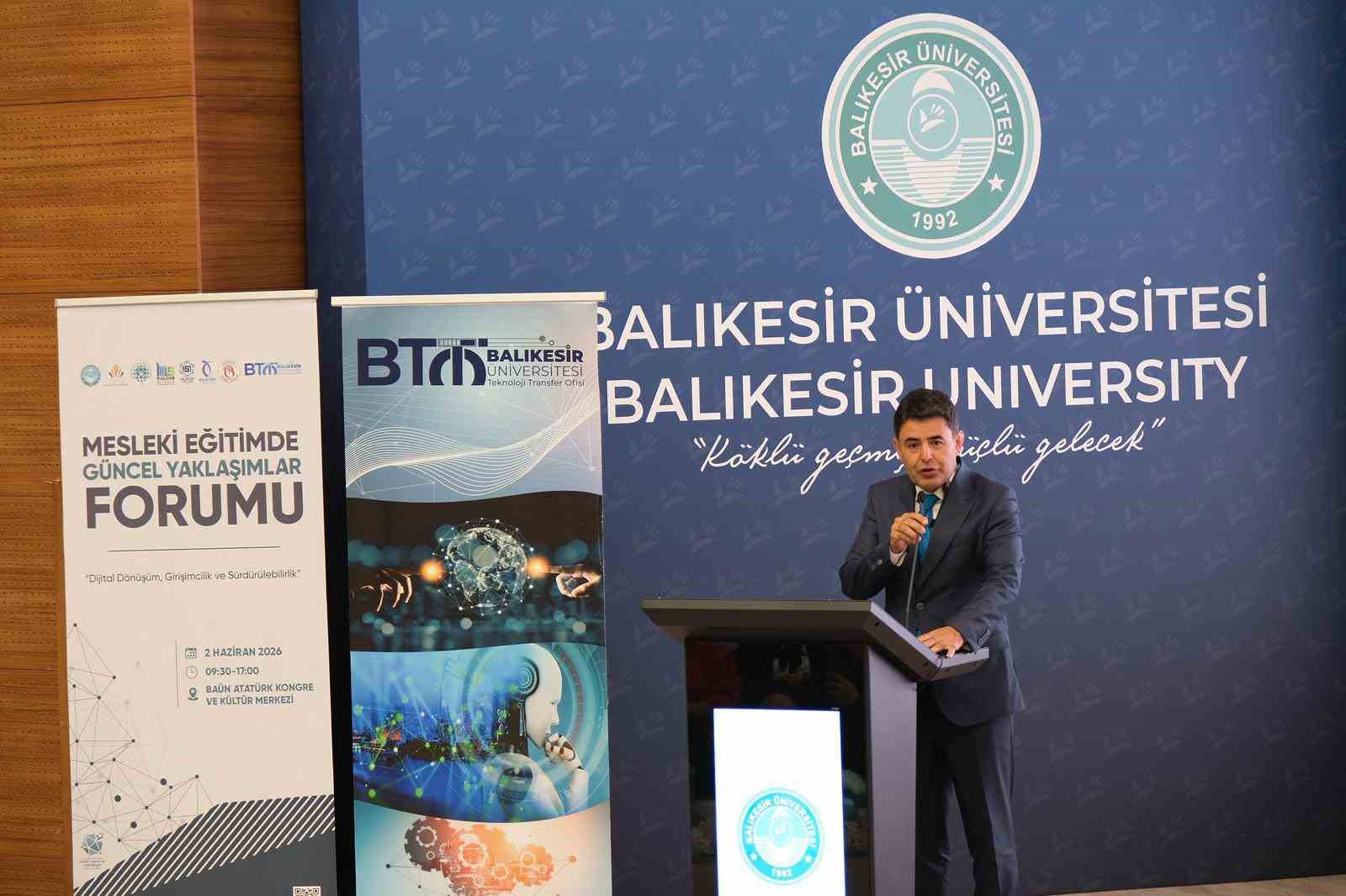 Bakan Yardımcısı Boyraz, "Mesleki Eğitimde Güncel Yaklaşımlar Forumu"nda öğrencilerle buluştu