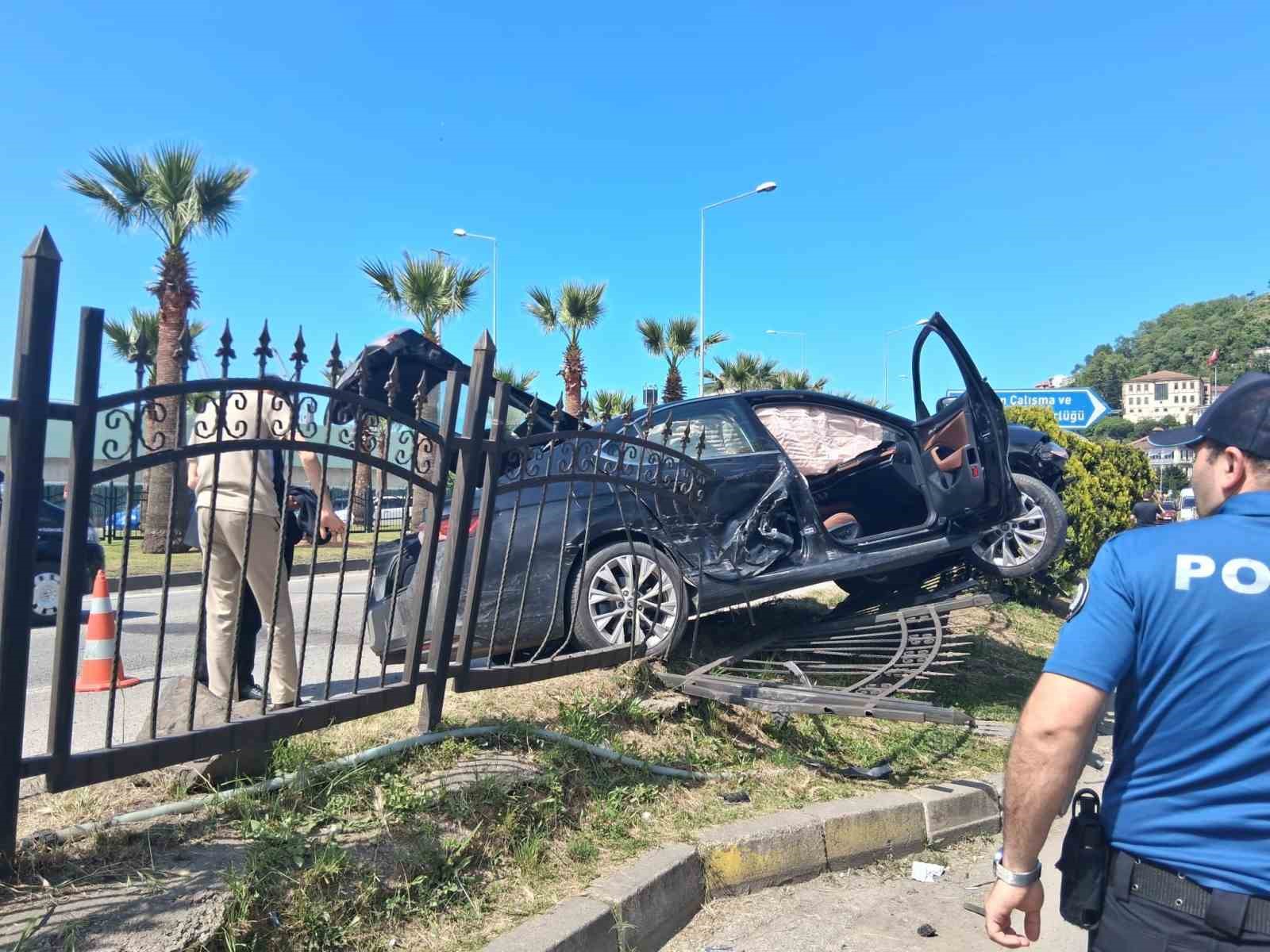 Yeniden Refah Partisi Genel Başkan Yardımcısı Gezgin’in içinde bulunduğu makam aracı kaza yaptı: 3 yaralı
