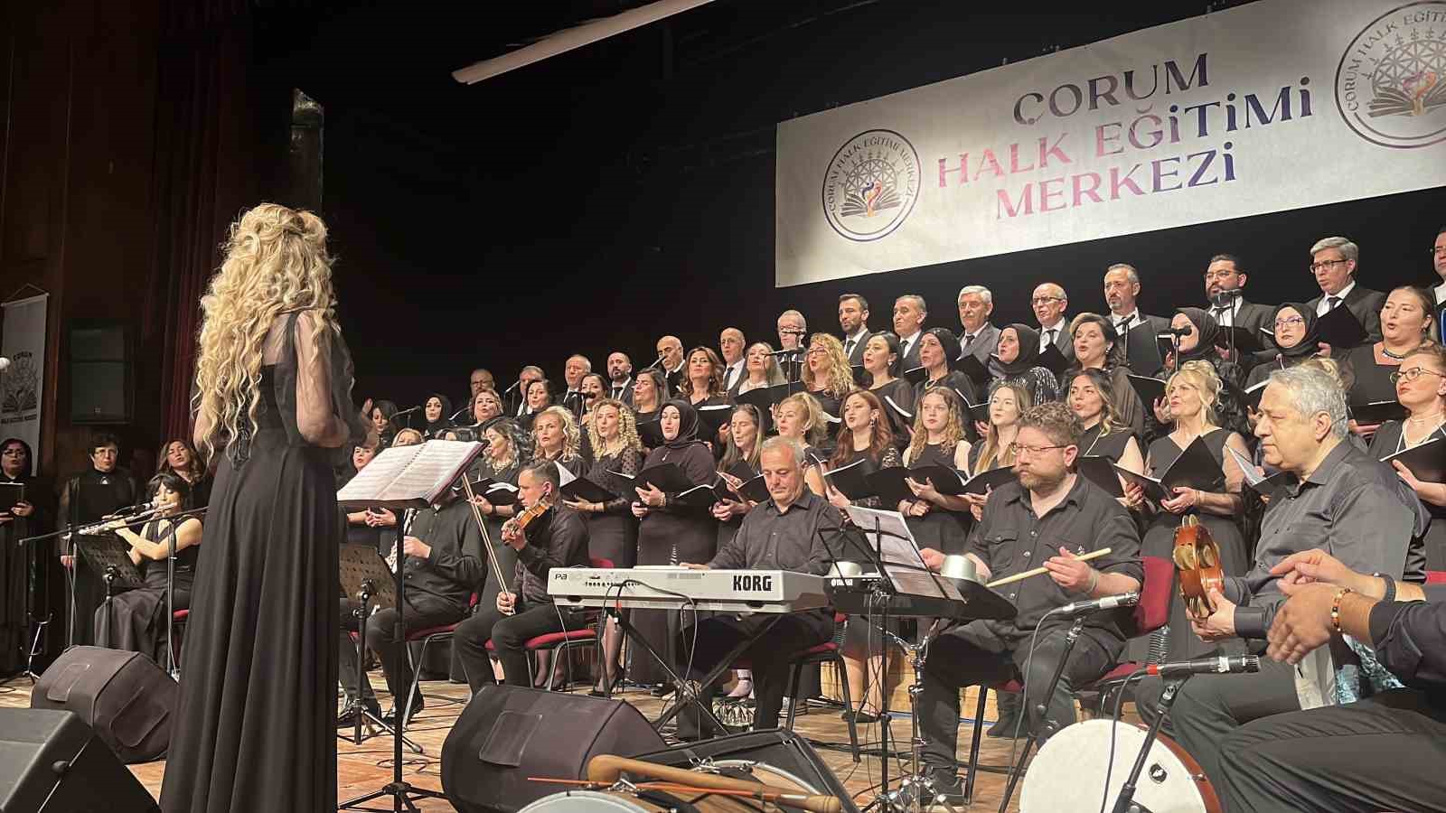 Çorum’da Türk sanat müziği ve Türk halk müziği konseri sanatseverleri mest etti
