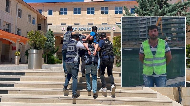 Siirt'te bıçaklı saldırıda ölüme 4 tutuklamaSiirt'te, bıçaklı saldırıya uğrayan Özgür Bozan’ın (42) ölümüne ilişkin soruşturmada gözaltına alınan 4 kişi tutuklandı.