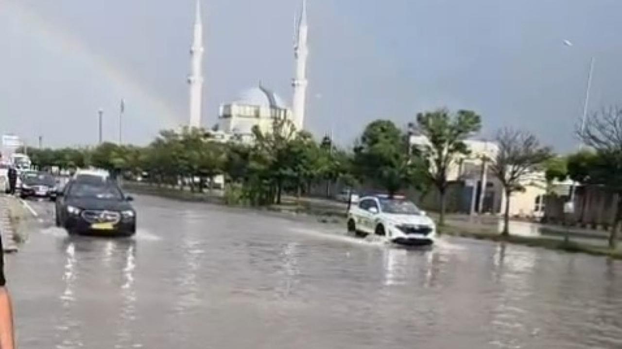 Edirne'de sağanak: Yollar göle döndü