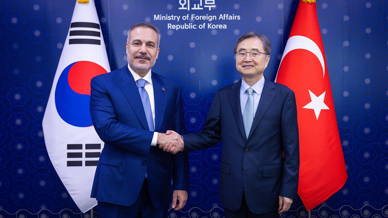 Bakan Fidan Güney Koreli mevkidaşı ile görüştü