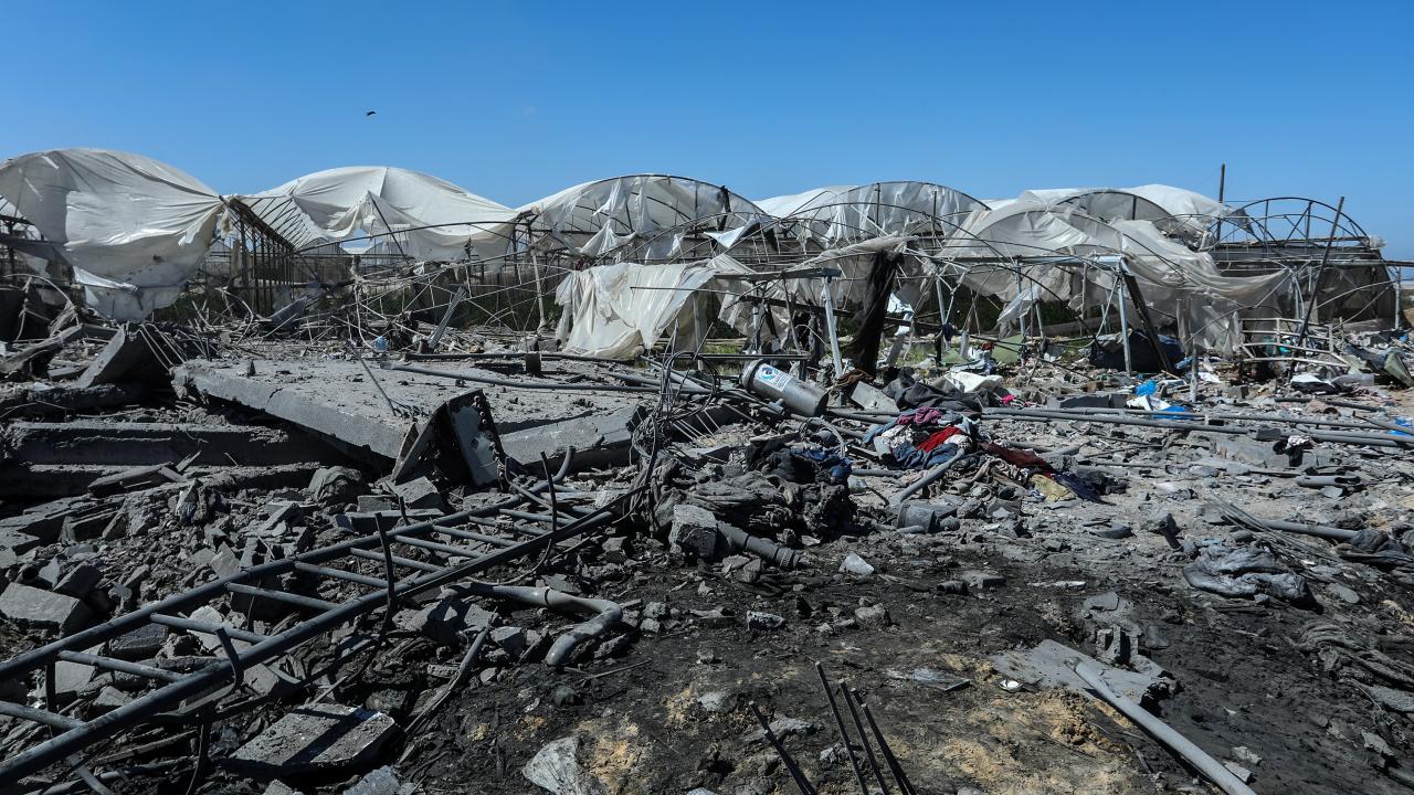 Soykırımcı İsrail Gazzede çadırları vurdu: 1 ölü, 16 yaralı