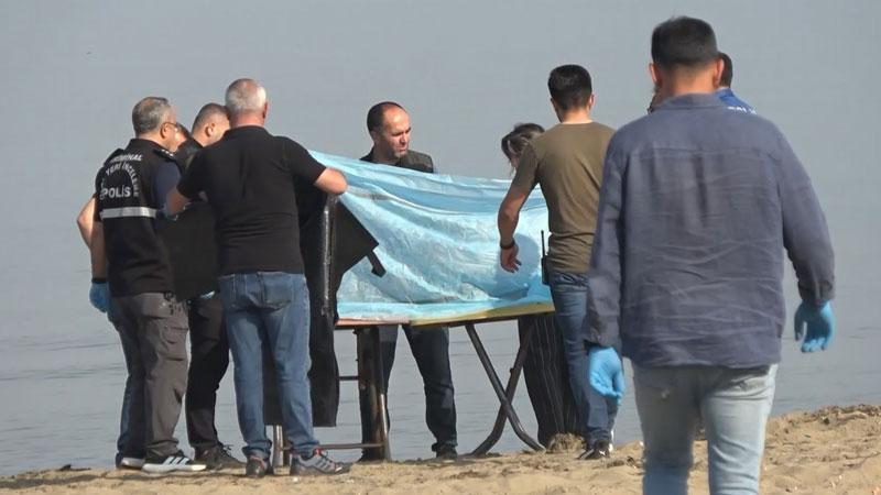 Yalova’da kayıp olarak aranan Yusuf’un sahilde cansız bedeni bulunduYalova'da dünden bu yana kayıp olarak aranan 3'üncü sınıf öğrencisi Yusuf Gezek'in (9), sahilde cansız bedeni bulundu.