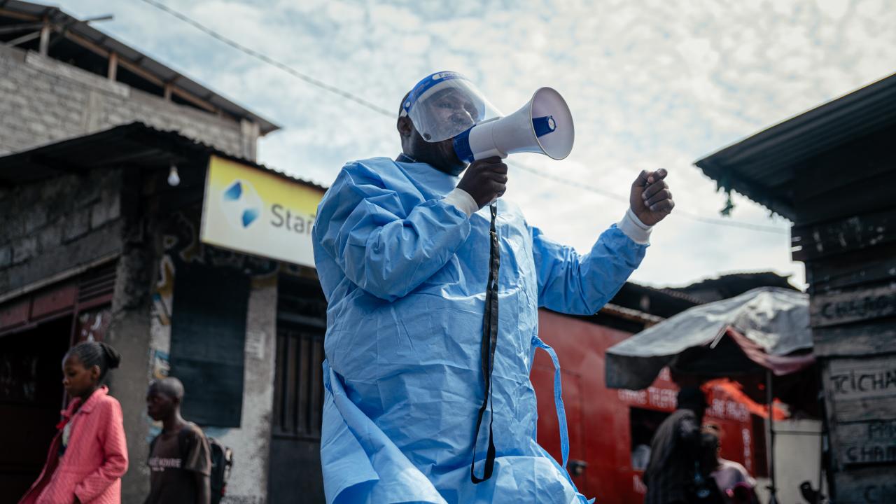 Akıllı telefonlar ölümcül Ebola virüsünü nasıl tetikliyor?