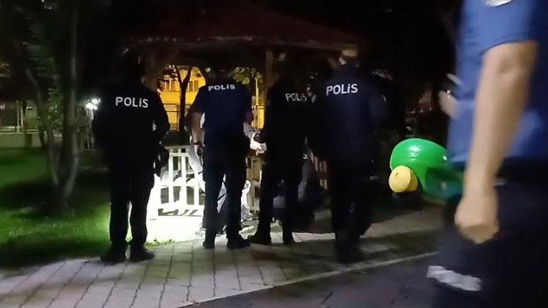 Çorum'da silahlı kavga: 2 yaralıÇorum'da iki grup arasında çıkan silahlı kavgada 2 kişi yaralandı.