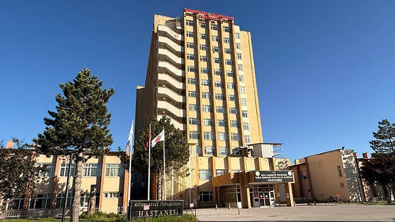 Sivas'ta inşaat işçisi, baltayla 3 kişiyi ağır yaraladı