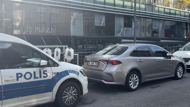 Beykoz'da iş merkezine silahlı saldırı; şüpheliler motosikletle kaçtı