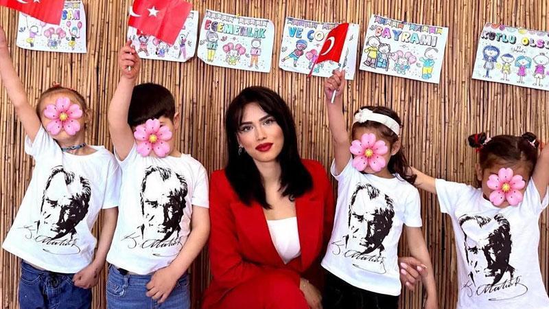 Irmak öğretmen evinde ölü bulunduAğrı'nın Hamur ilçesinde anasınıfı öğretmeni Irmak Ayşe Koparan, yaşadığı evde ölü bulundu. Koparan’ın ölümüne ilişkin soruşturma başlatıldı.