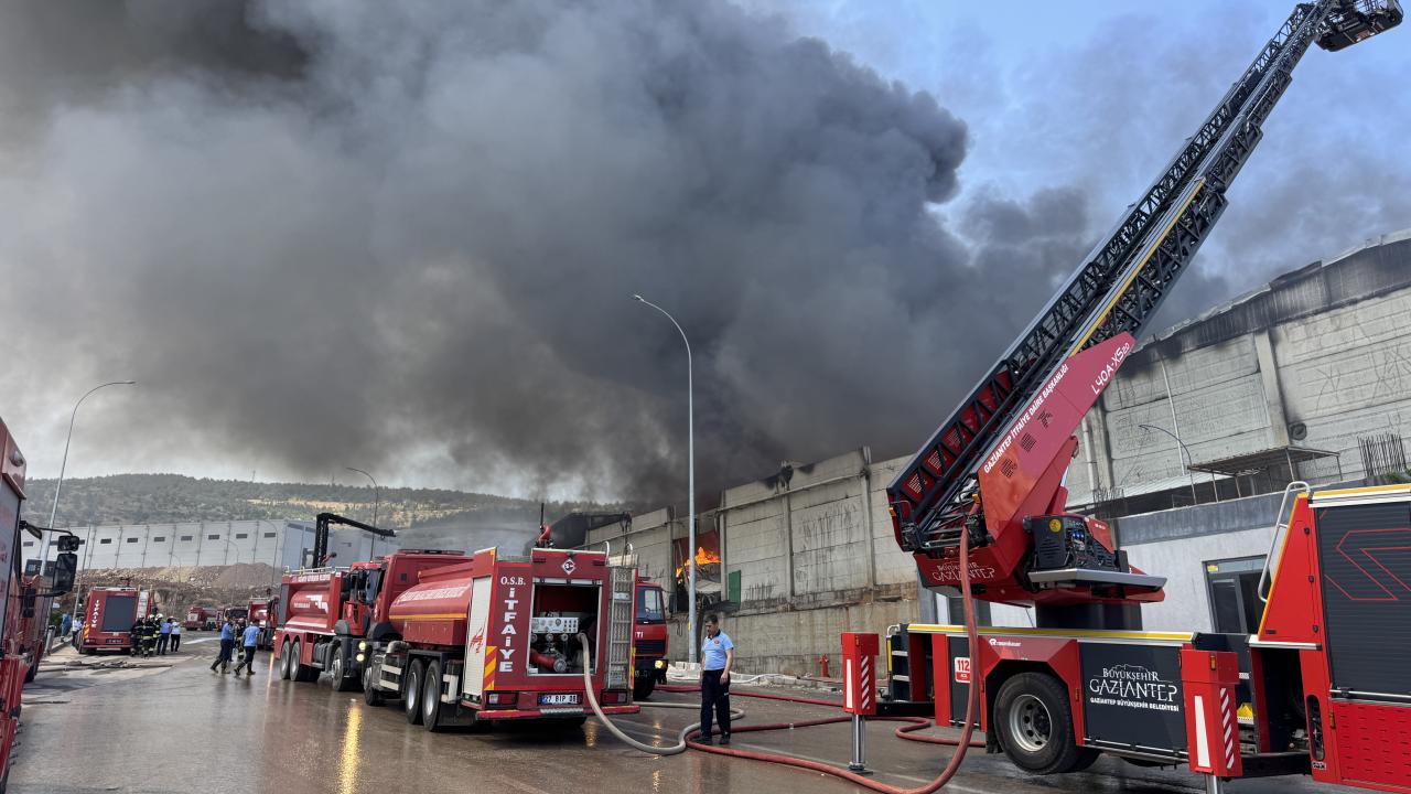 Gaziantep'te tekstil fabrikasında yangın