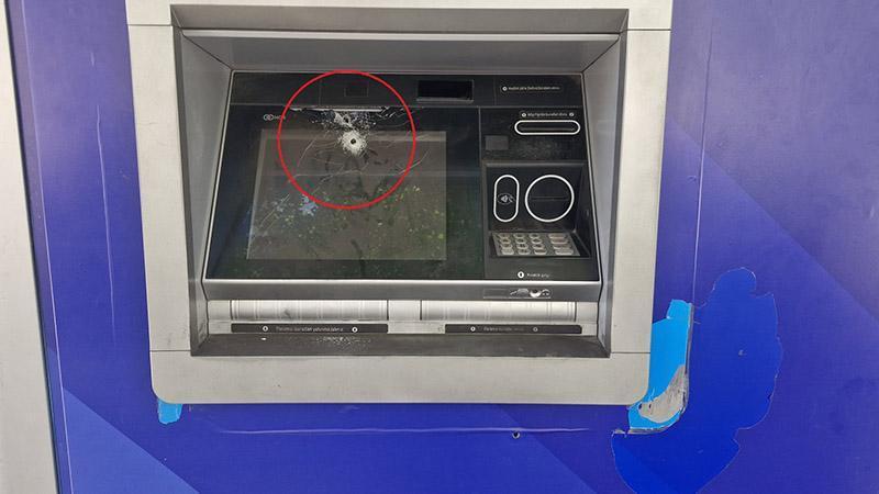 Diyarbakır’da bir bankaya ait 2 ATM kurşunlandı