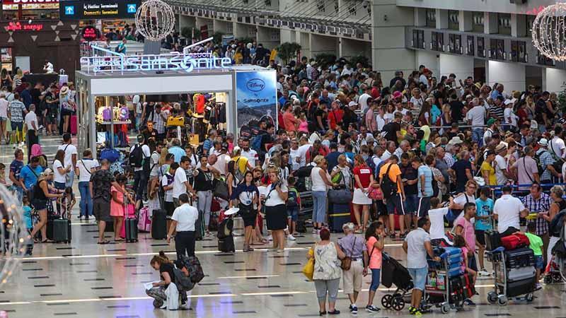 Mayısta Antalya Havalimanı'nda 3,7 milyon yolcuya hizmet verildi
