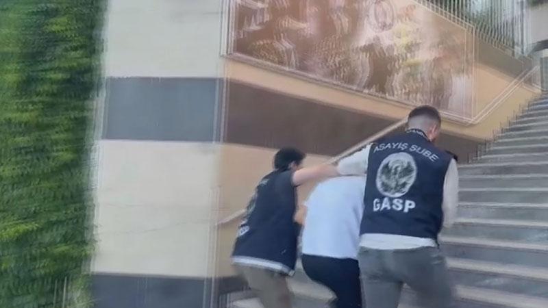 Şişli'de parkta pankart asıp açıklama yapan 7 şüpheli yakalandı