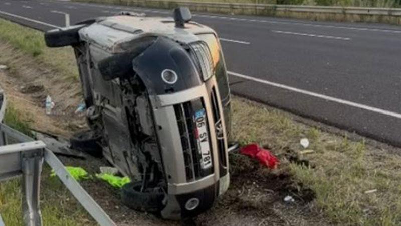 Ankara'da otomobil, refüje çarpıp takla attı: 2 yaralı