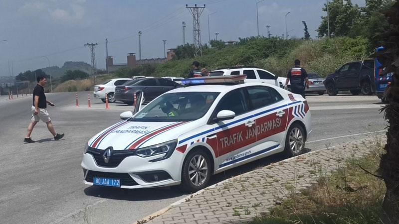 Cezaevi önünde 2 kişiyi vurup gasbettikleri otomobille kaçan 3 şüpheli yakalandı